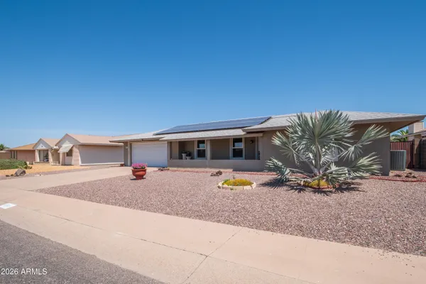 Property Slideshow image 2 of 47 | 9510 w hidden valley cir, Sun City, AZ, 85351