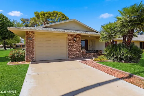 Property Slideshow image 2 of 39 | 9822 w sandstone dr, Sun City, AZ, 85351