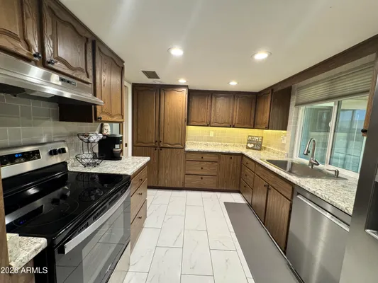 Property Slideshow image 3 of 29 | 11035 w caron dr, Sun City, AZ, 85351