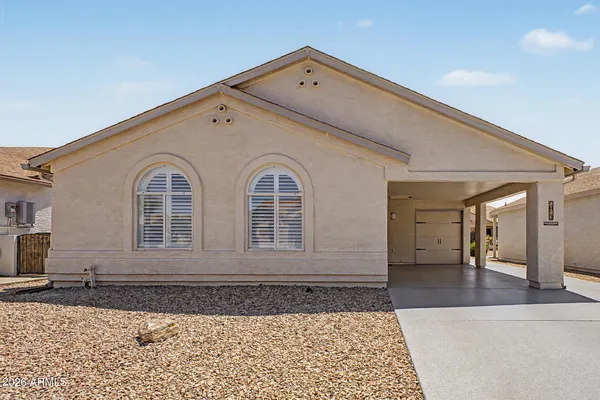 Property Slideshow image 2 of 46 | 1813 e buena vista dr, Chandler, AZ, 85249