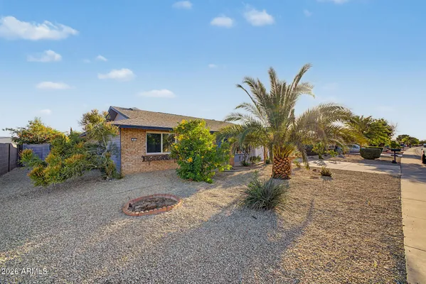 Property Slideshow image 3 of 34 | 9715 w desert hills dr, Sun City, AZ, 85351
