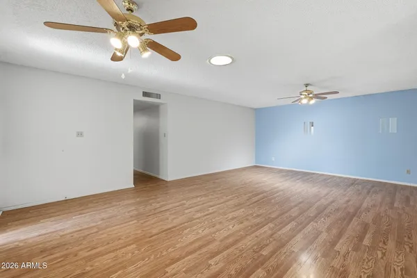 Property Slideshow image 3 of 40 | 8126 e dahlia dr, Mesa, AZ, 85208