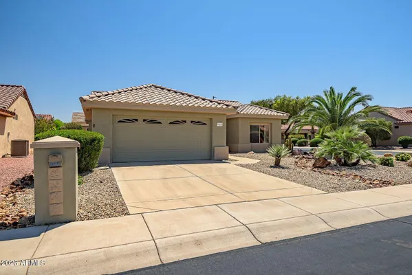 Property Slideshow image 3 of 25 | 15717 w cimarron dr, Surprise, AZ, 85374