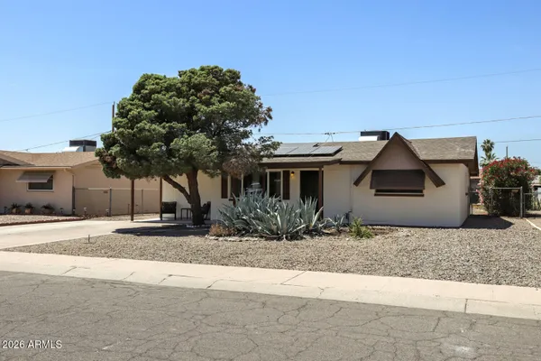 Property Slideshow image 3 of 29 | 1220 s grand dr, Apache Junction, AZ, 85120