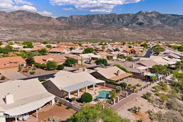 Property Slideshow image 2 of 48 | 37046 s rock crest dr, Saddlebrooke, AZ, 85739