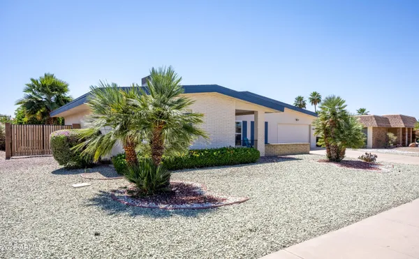 Property Slideshow image 3 of 32 | 10833 w acacia dr, Sun City, AZ, 85373