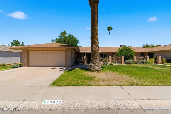 Property Slideshow image 2 of 26 | 10912 w cameo dr, Sun City, AZ, 85351