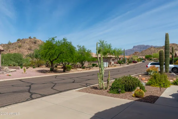 Property Slideshow image 2 of 43 | 5433 s red yucca ln, Gold Canyon, AZ, 85118