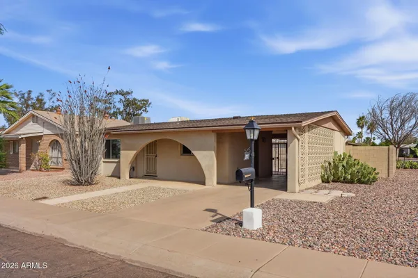 Property Slideshow image 2 of 40 | 2201 e gretta pl, Phoenix, AZ, 85022