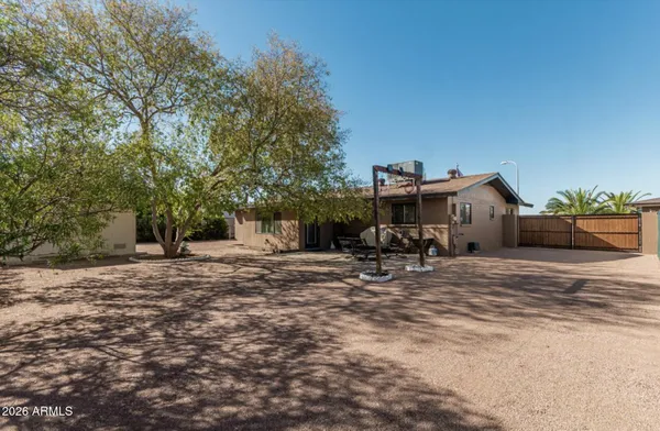 Property Slideshow image 3 of 10 | 849 n 67th pl, Mesa, AZ, 85205