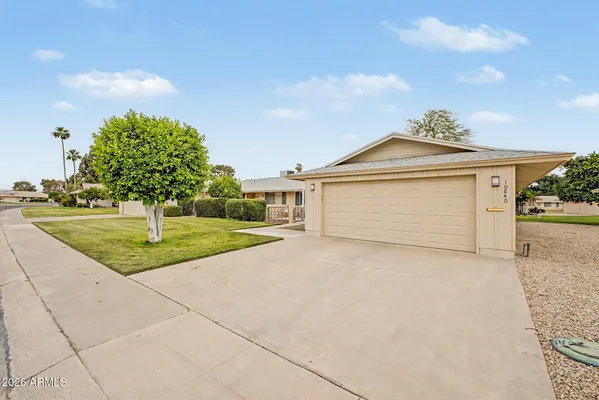 Property Slideshow image 3 of 45 | 10840 w caron dr, Sun City, AZ, 85351