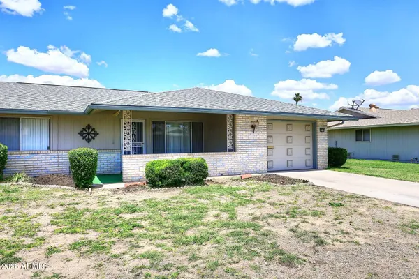 Property Slideshow image 2 of 44 | 10010 w sandstone dr, Sun City, AZ, 85351