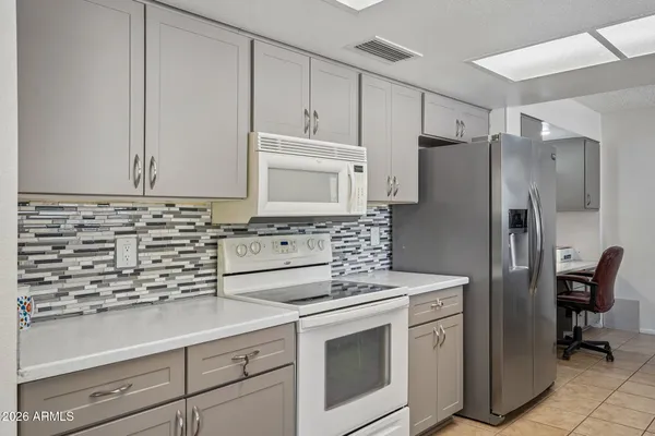 Property Slideshow image 3 of 34 | 13338 w ballad dr, Sun City West, AZ, 85375