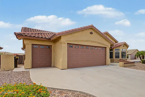 Property Slideshow image 3 of 37 | 2746 s elderwood cir, Mesa, AZ, 85209