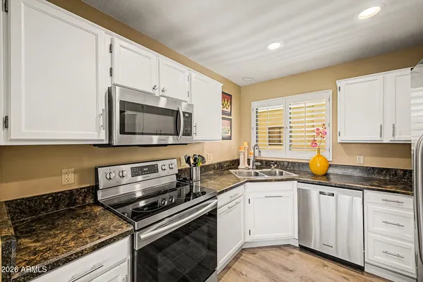 Property Slideshow image 3 of 34 | 19400 n westbrook pkwy 233, Peoria, AZ, 85382