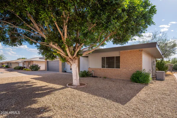 Property Slideshow image 3 of 30 | 14820 n lakeforest dr, Sun City, AZ, 85351