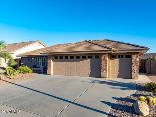 Property Slideshow image 2 of 34 | 11061 e nichols ave, Mesa, AZ, 85209