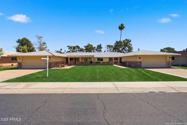 Property Slideshow image 2 of 40 | 15629 n cameo dr, Sun City, AZ, 85351