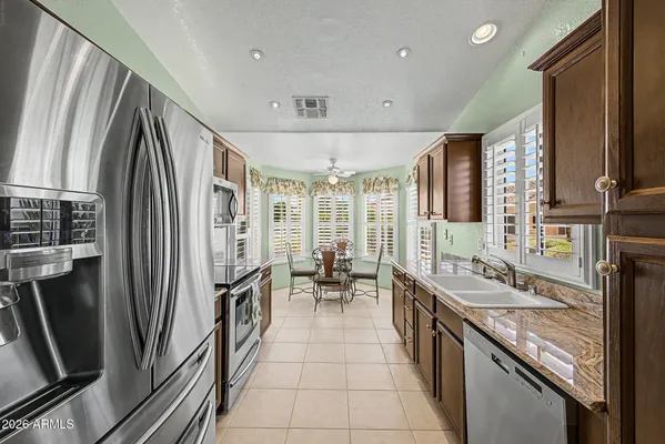 Property Slideshow image 3 of 24 | 19425 n 85 dr, Peoria, AZ, 85382