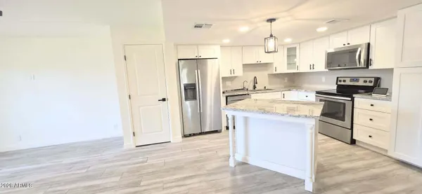 Property Slideshow image 3 of 27 | 7910 e camelback rd 104, Scottsdale, AZ, 85251