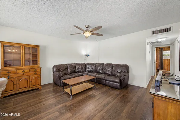 Property Slideshow image 3 of 16 | 10210 n 97th dr a, Peoria, AZ, 85345