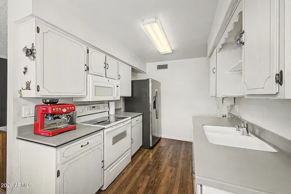 Property Slideshow image 2 of 16 | 10210 n 97th dr a, Peoria, AZ, 85345