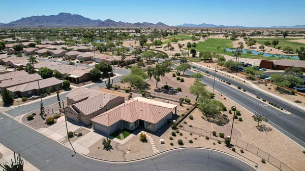 Property Slideshow image 3 of 27 | 3385 e bellerive pl, Chandler, AZ, 85249