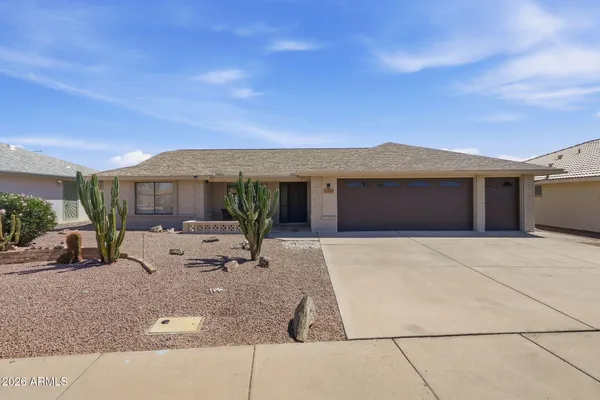 Property Slideshow image 2 of 48 | 11259 e laguna azul cir, Mesa, AZ, 85209