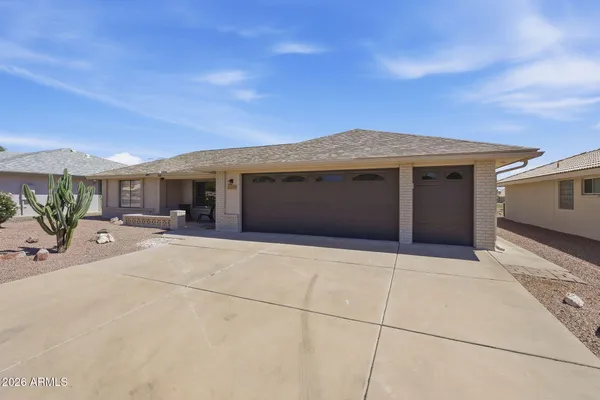 Property Slideshow image 3 of 48 | 11259 e laguna azul cir, Mesa, AZ, 85209
