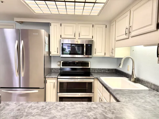 Property Slideshow image 3 of 32 | 10330 w thunderbird blvd a132, Sun City, AZ, 85351
