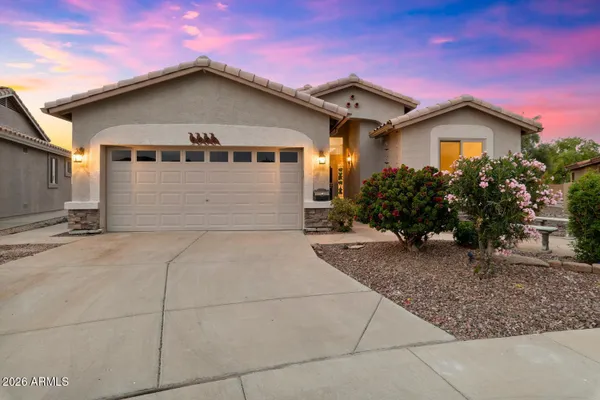 Property Slideshow image 2 of 71 | 4622 e nightingale ln, Gilbert, AZ, 85298