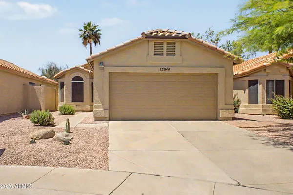 Property Slideshow image 3 of 32 | 13044 s 46th pl, Phoenix, AZ, 85044