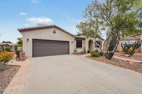 Property Slideshow image 3 of 44 | 42428 w constellation dr, Maricopa, AZ, 85138