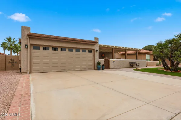 Property Slideshow image 2 of 34 | 10414 e silvertree dr, Sun Lakes, AZ, 85248