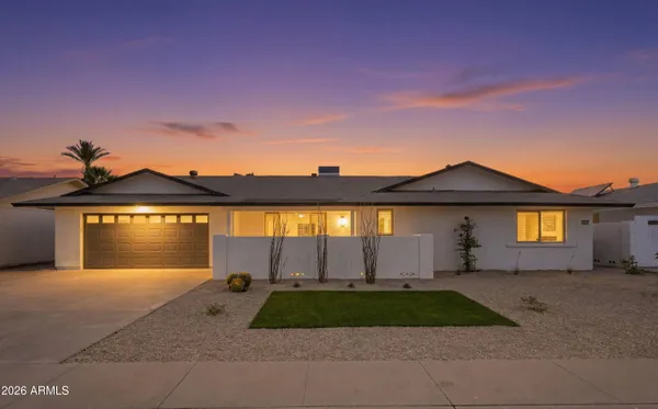 Property Slideshow image 3 of 40 | 19430 n willowcreek cir, Sun City, AZ, 85373