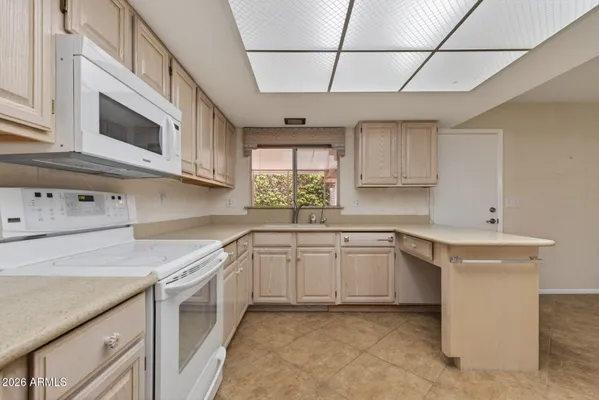 Property Slideshow image 3 of 66 | 10707 w cameo dr, Sun City, AZ, 85351