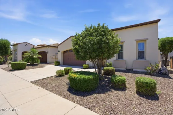 Property Slideshow image 3 of 29 | 557 e laddoos ave, San Tan Valley, AZ, 85140