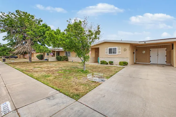 Property Slideshow image 2 of 29 | 10306 w audrey dr, Sun City, AZ, 85351