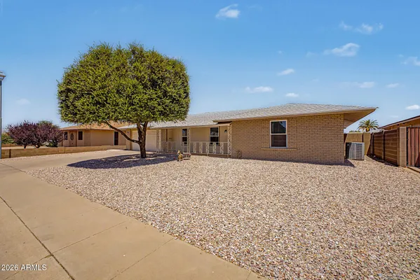 Property Slideshow image 2 of 31 | 10502 w edgewood dr, Sun City, AZ, 85351