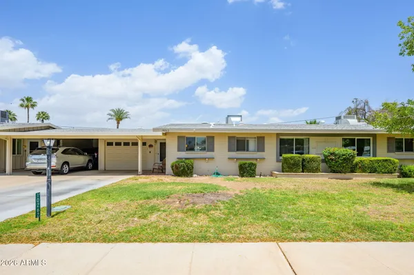 Property Slideshow image 3 of 35 | 10262 w snead cir, Sun City, AZ, 85351