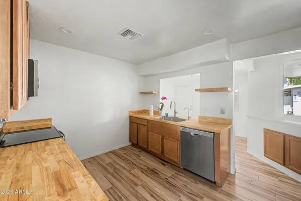 Property Slideshow image 3 of 21 | 13606 n 110th ave 15b, Sun City, AZ, 85351