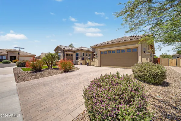 Property Slideshow image 3 of 50 | 8192 w autumn vista way, Florence, AZ, 85132