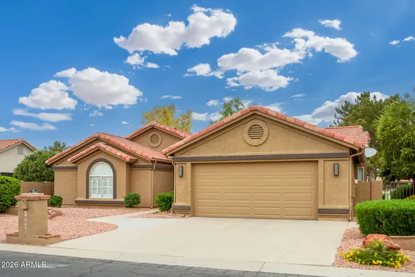 Property Slideshow image 2 of 32 | 10820 e silvertree dr, Sun Lakes, AZ, 85248