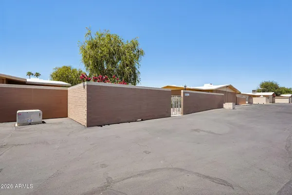 Property Slideshow image 3 of 47 | 17435 n 99th dr, Sun City, AZ, 85373