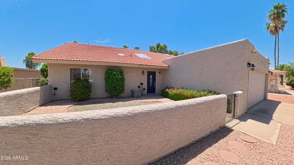 Property Slideshow image 3 of 48 | 10117 e chestnut dr, Sun Lakes, AZ, 85248