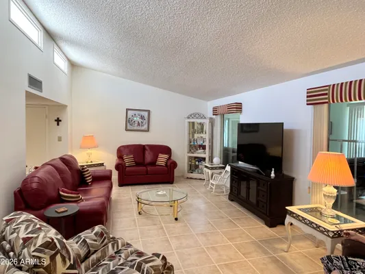 Property Slideshow image 2 of 33 | 26214 s glenburn dr, Sun Lakes, AZ, 85248