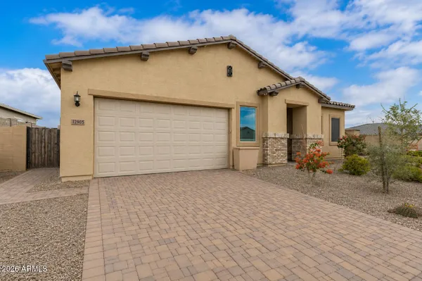 Property Slideshow image 3 of 38 | 17895 w brookwood dr, Goodyear, AZ, 85338