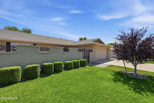 Property Slideshow image 2 of 24 | 18835 n mayan dr, Sun City, AZ, 85373