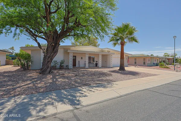 Property Slideshow image 2 of 46 | 10709 w sequoia dr, Sun City, AZ, 85373