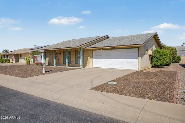 Property Slideshow image 2 of 30 | 10803 w camelot cir, Sun City, AZ, 85351